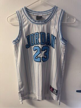 Jordan Flight 23 Youth Medium 10-12 White Blue Pinstripe Mesh Basketball Jersey
